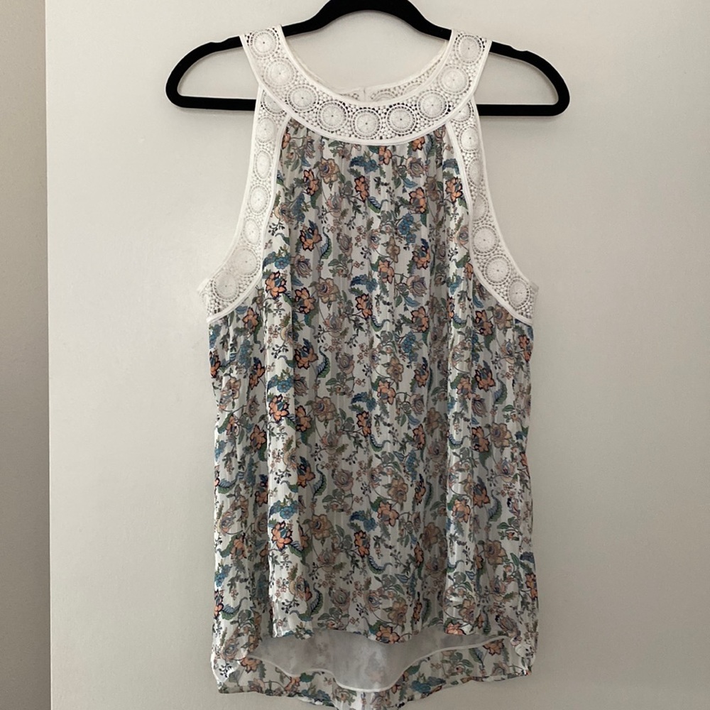 Daniel Rainn Sleeveless blouse with crochet detail neckline